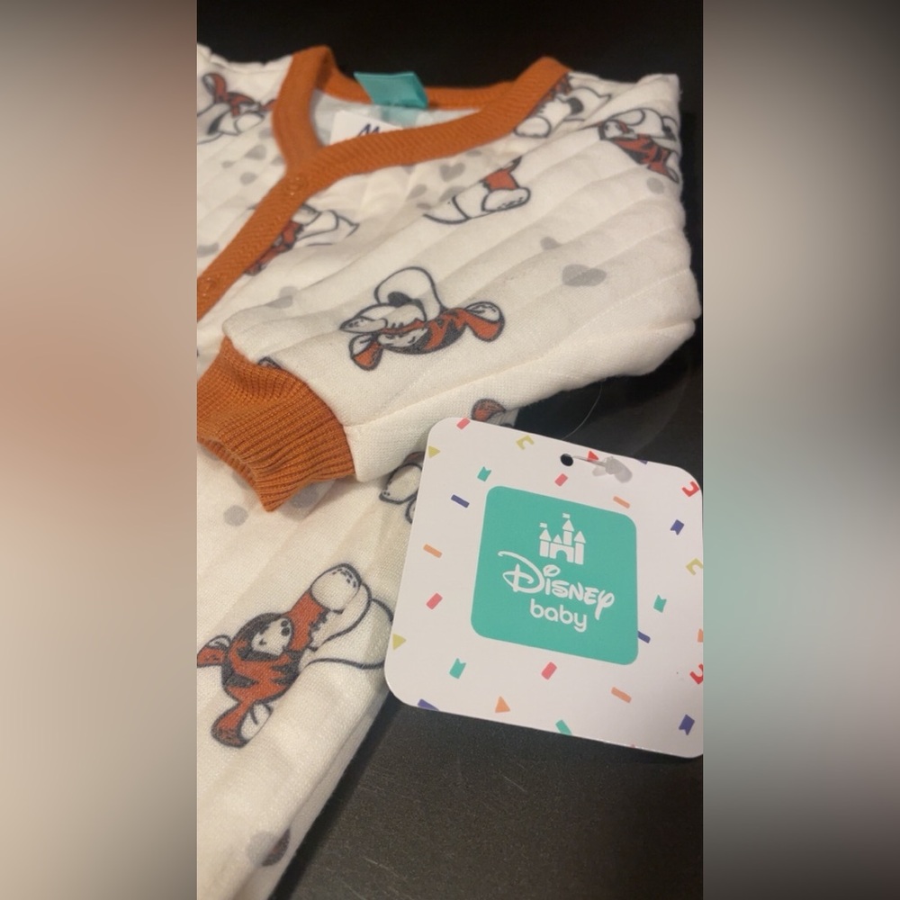 Brand new 0-3 months Disney Baby Tigger Footie Jammie’s - Orange and White - Picture 3 of 5